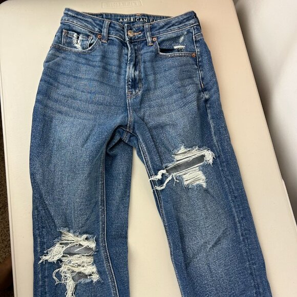 American Eagle Mom Stretch Mom Straight Women's Jean with Distressing Size: 2R - Picture 9 of 16